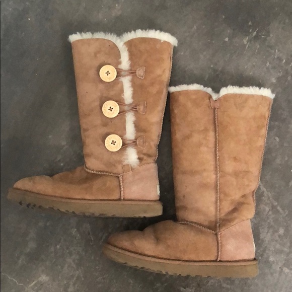 UGG Shoes - Chestnut ugg Bailey button boots
